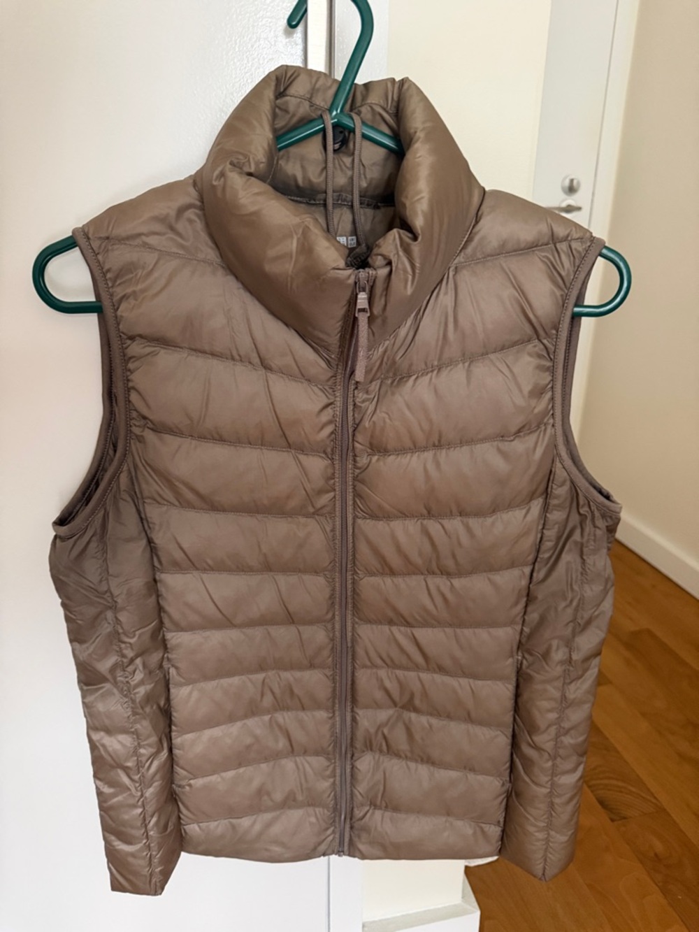 Uniqlo Quilted Puffer Vest in Taupe Brown